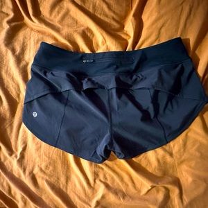 Size 8 Speed up LR short 2.5” inseam lined - they fit more like a 6